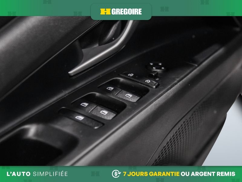 Hyundai Elantra 821992 | Luxury AUTO AC CUIR TOIT NAV MAGS CAM RECUL BLEUTO 2025 Argent Laval - photo #15