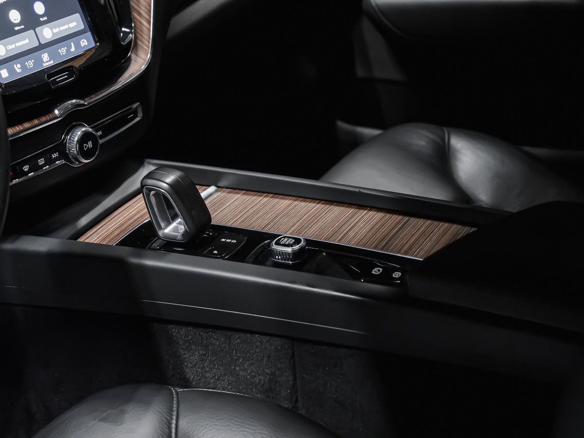 Volvo XC60 Recharge T8 INSCRIPTION EXPRESSION CLIMATE PREMIUM 2022 Argent Montréal - photo #7