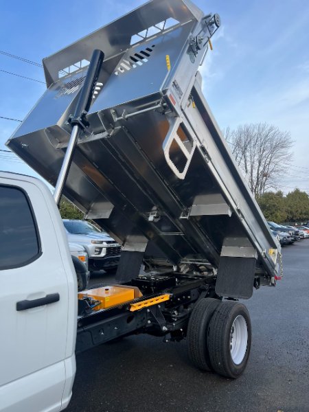 Ford Super Duty F-550 DRW XLT CABINE 6 PLACES 4RM 203 PO DCE DE 84 PO 2024 Blanc Oxford Châteauguay - photo #5
