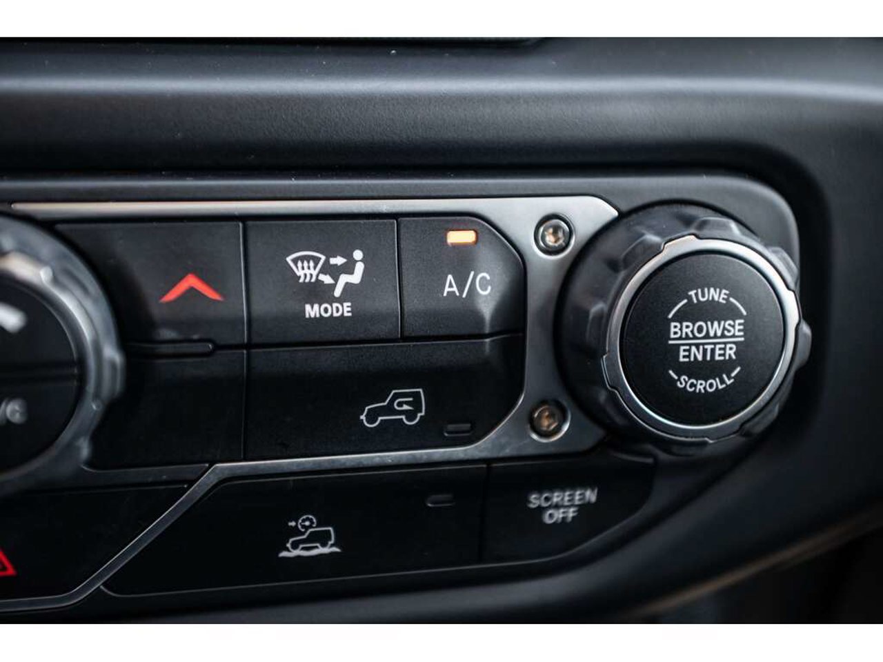 Jeep Wrangler Willis 4x4 2022 Argent Sainte-Julienne - photo #22