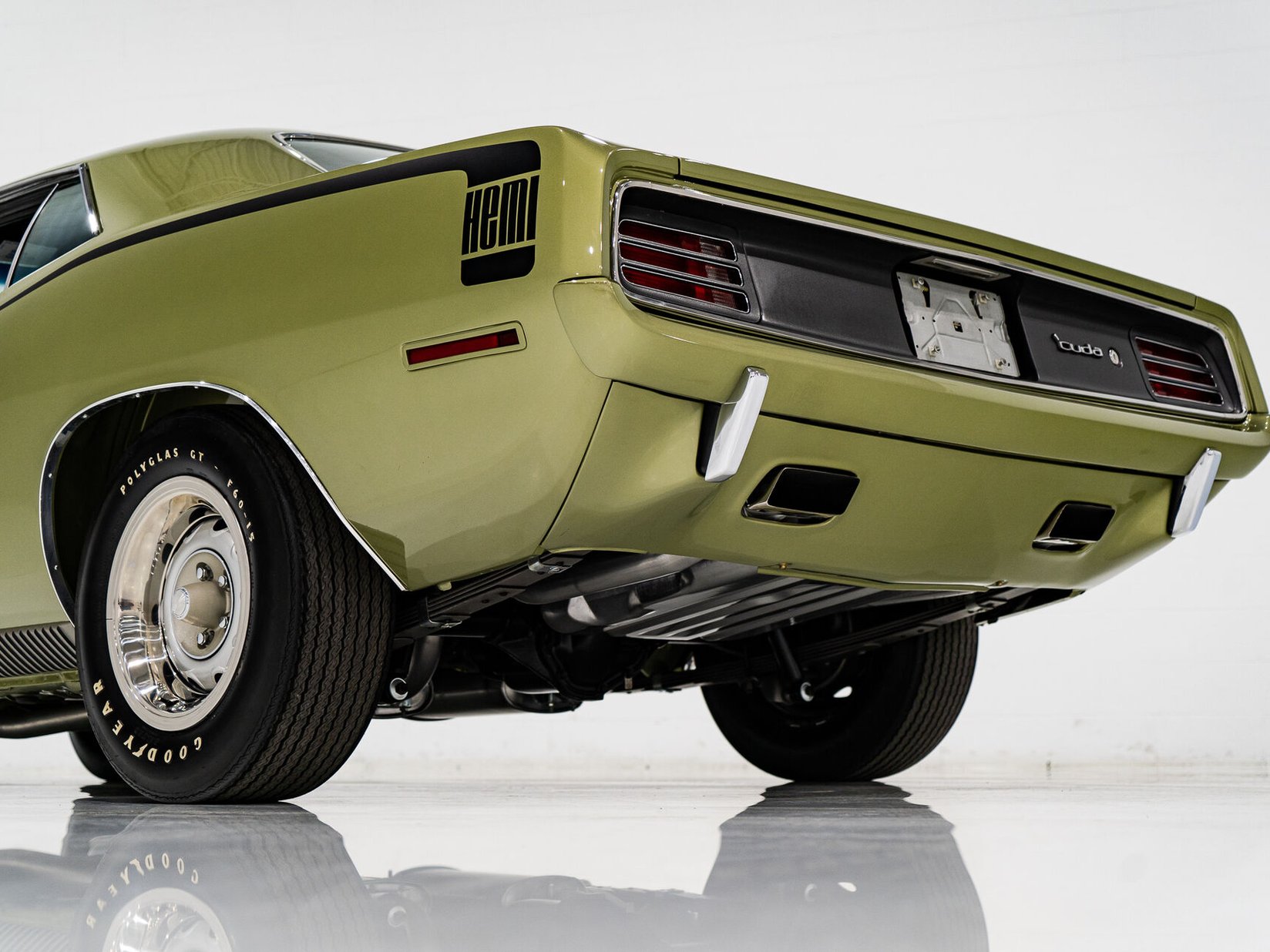 Plymouth HEMI Cuda 1 de 3 Exemplaires Utilisés par la Division Course de Chrysler France **PRIX EN USD** 1970 Vert Montréal - photo #28