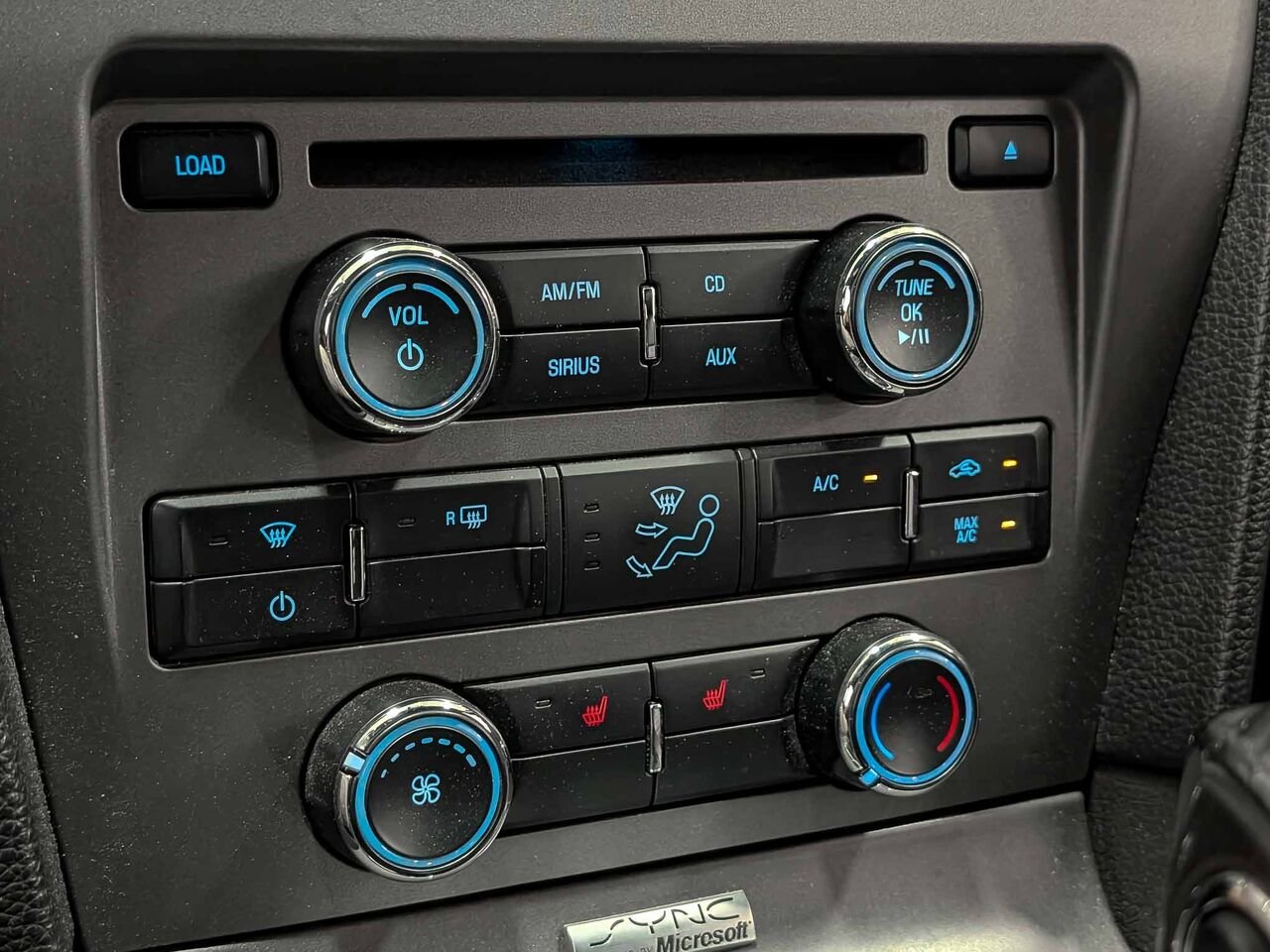 2013 Ford MUSTANG Convertible V6 Premium Automatique White Sherbrooke - photo #19