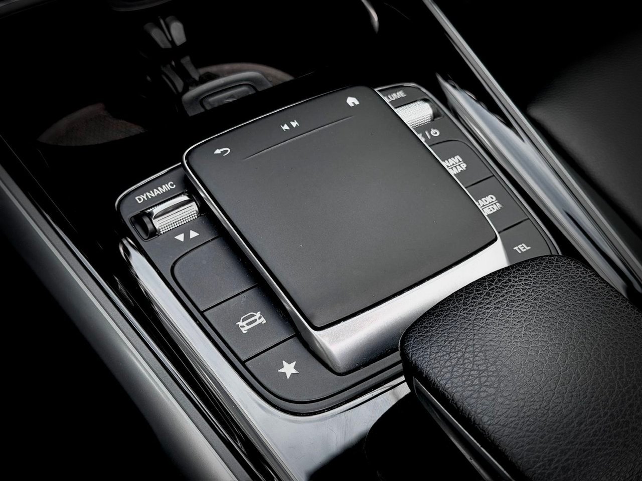 2021 Mercedes-Benz GLB White Notre-Dame-des-Prairies - photo #29