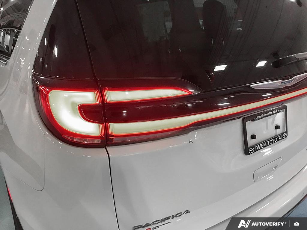 2021 Chrysler Pacifica Hybrid 2601324A | Touring L Plus White Edmonton - photo #10