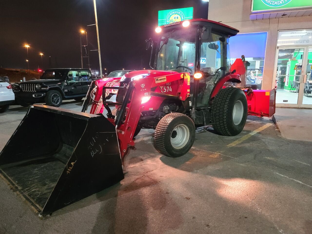 TYM T574H 2023 Rouge Longueuil, - photo #11