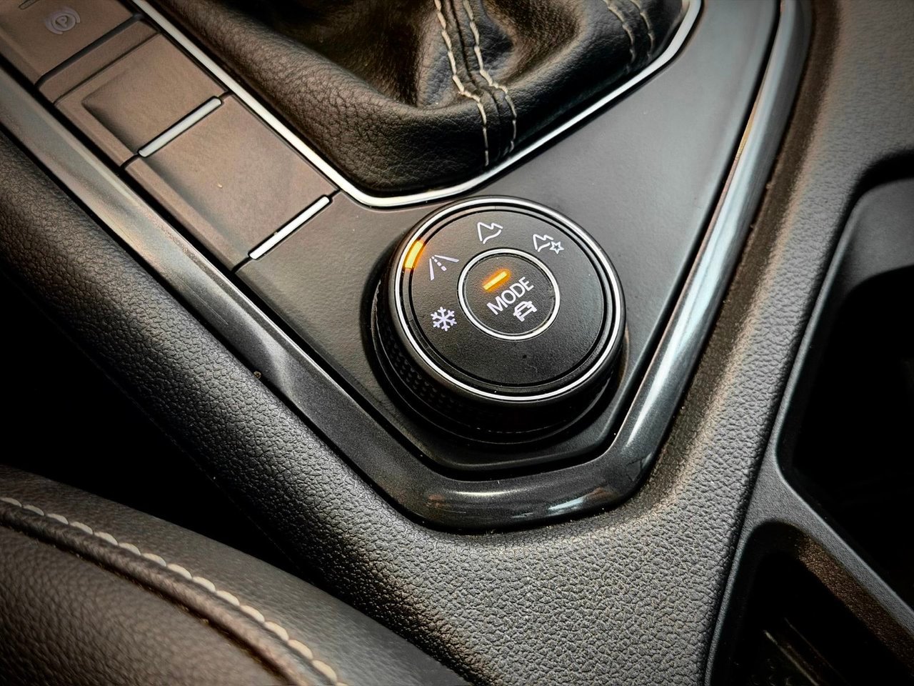 2024 Volkswagen Tiguan Silver Notre-Dame-des-Prairies - photo #30