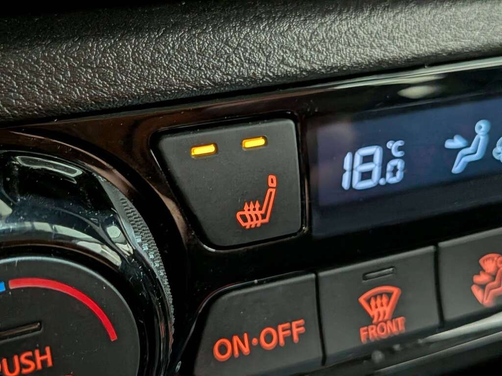 2024 Nissan Kicks SV FWD Grey Val-David - photo #2
