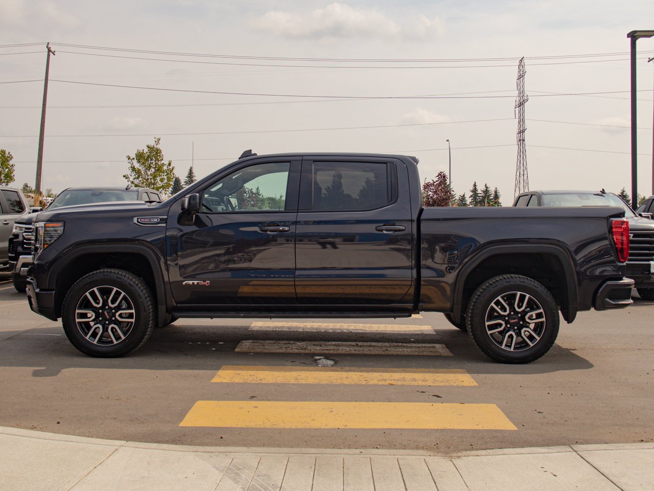 2025 GMC Sierra 1500 4WD Crew Cab 147 AT4 Grey Sherwood Park - photo #6