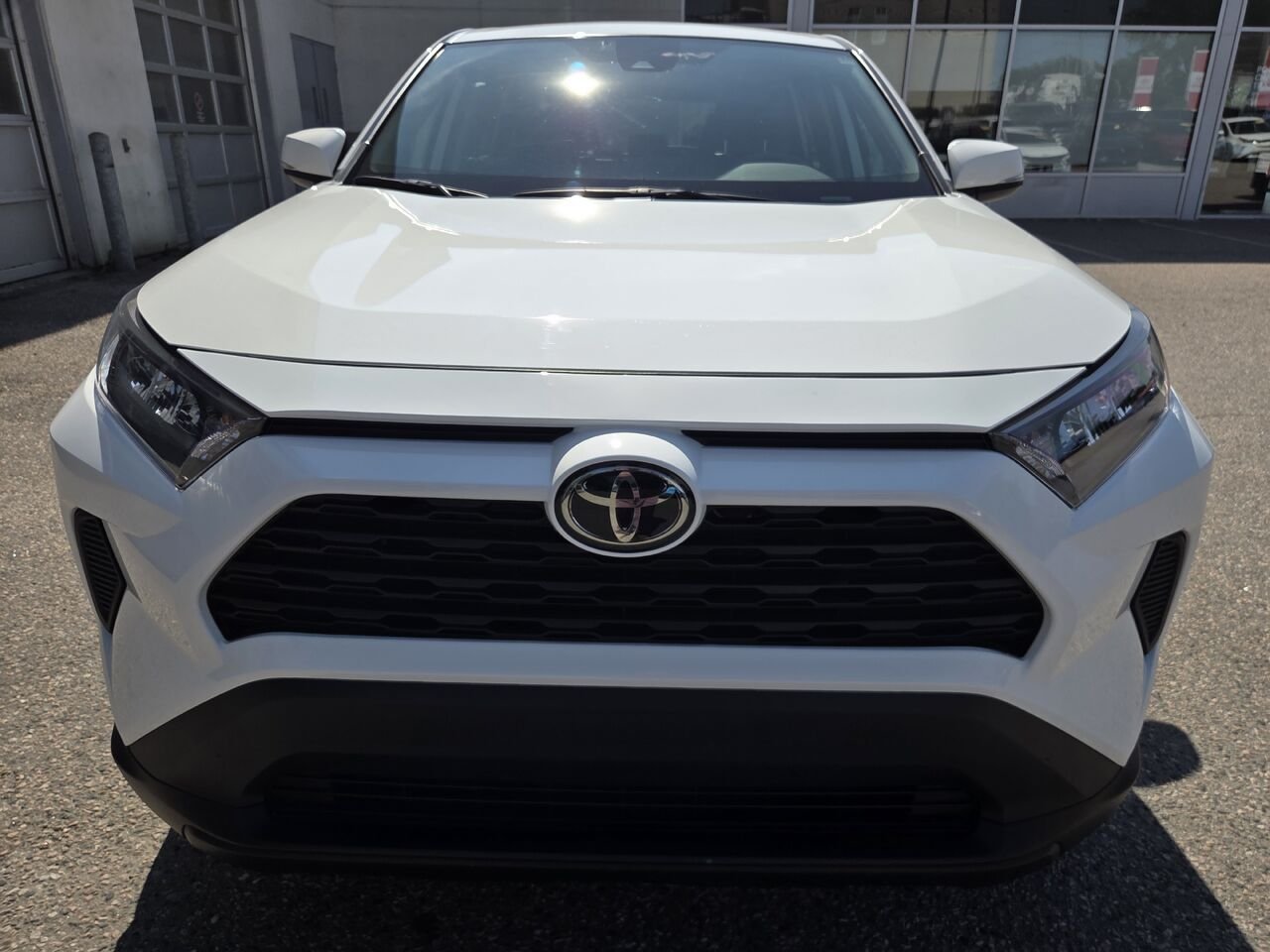 2023 Toyota RAV4 White Mont-Laurier - photo #1