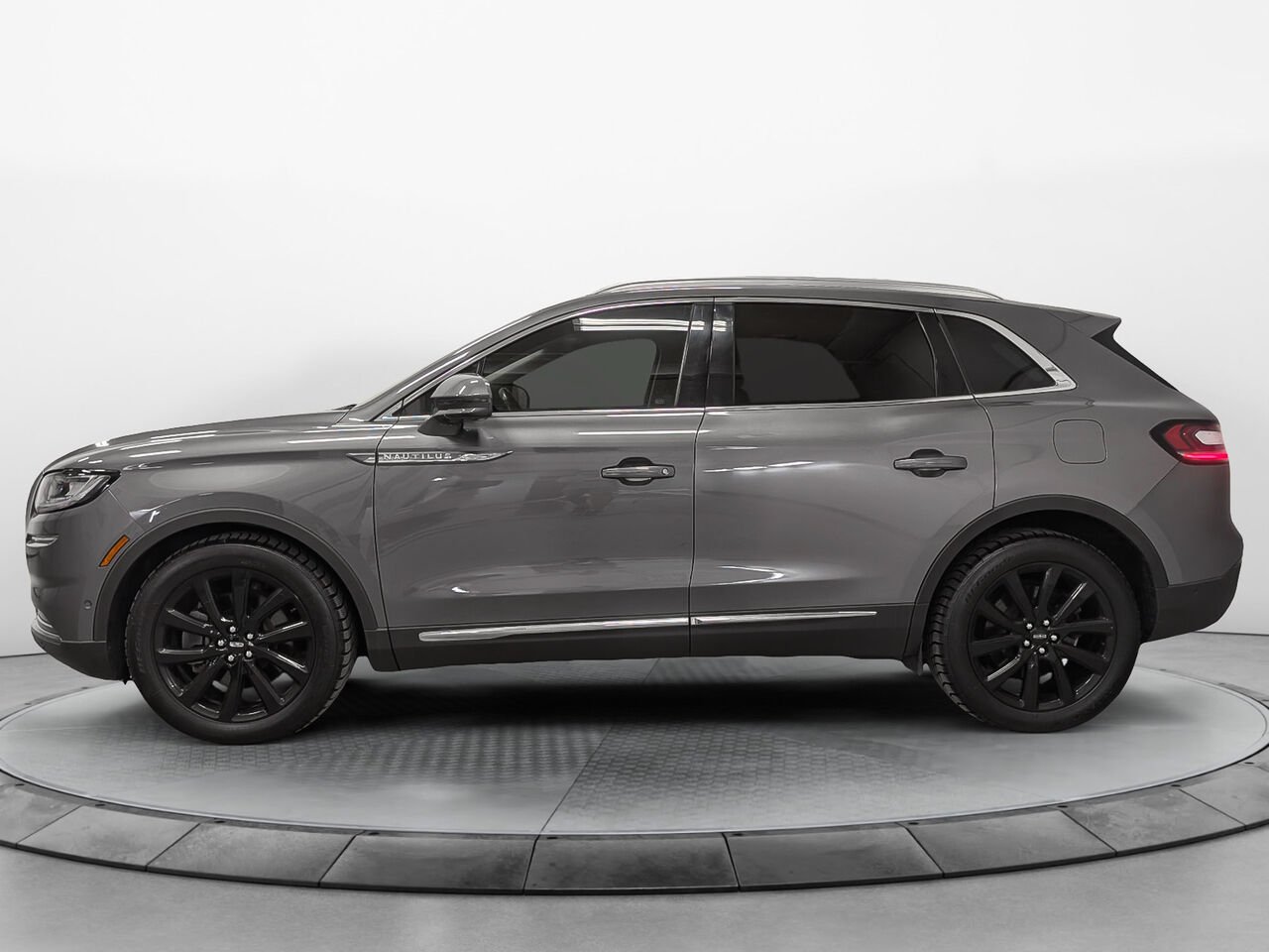 2023 Lincoln NAUTILUS Reserve AWD Toit Ouvrant Bas Kilométrage Grey Sherbrooke - photo #1