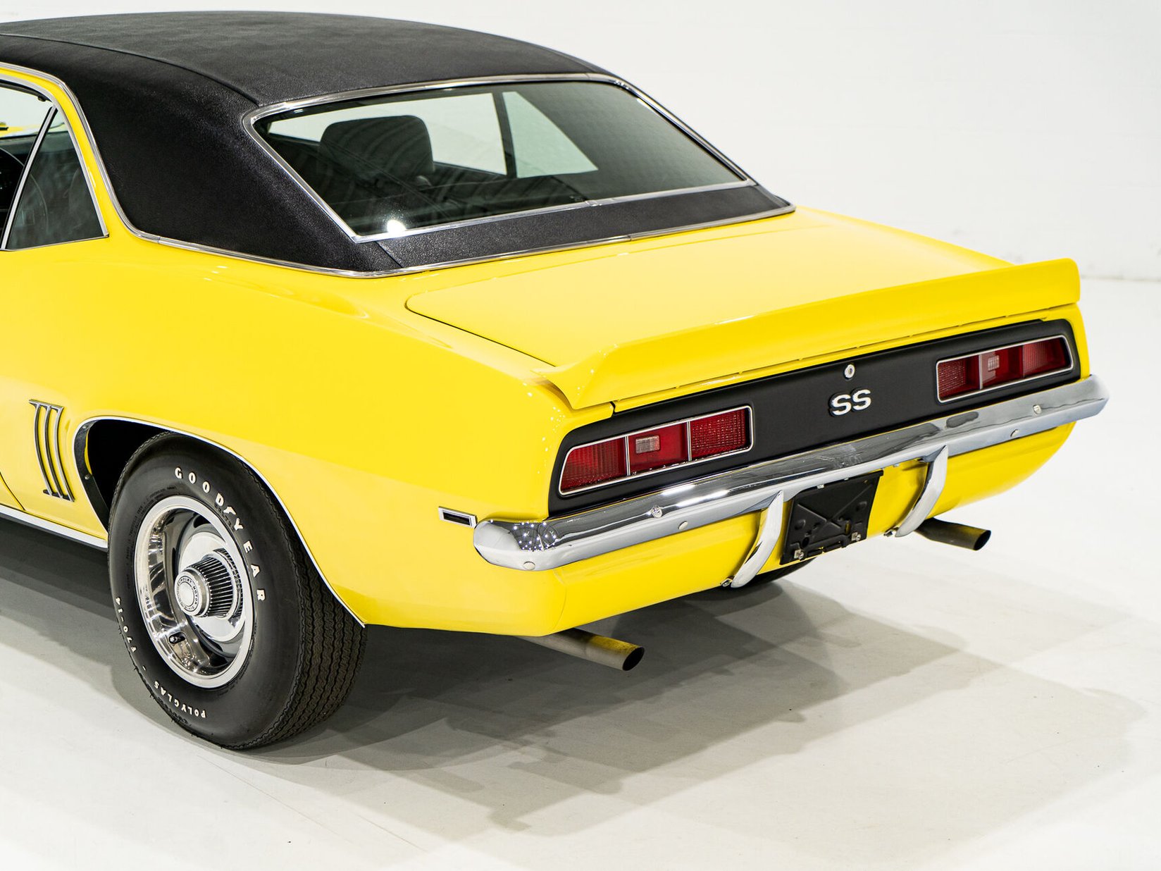 1969 Chevrolet Camaro SS **PRIX EN USD** With factory A/C Yellow Montreal - photo #43