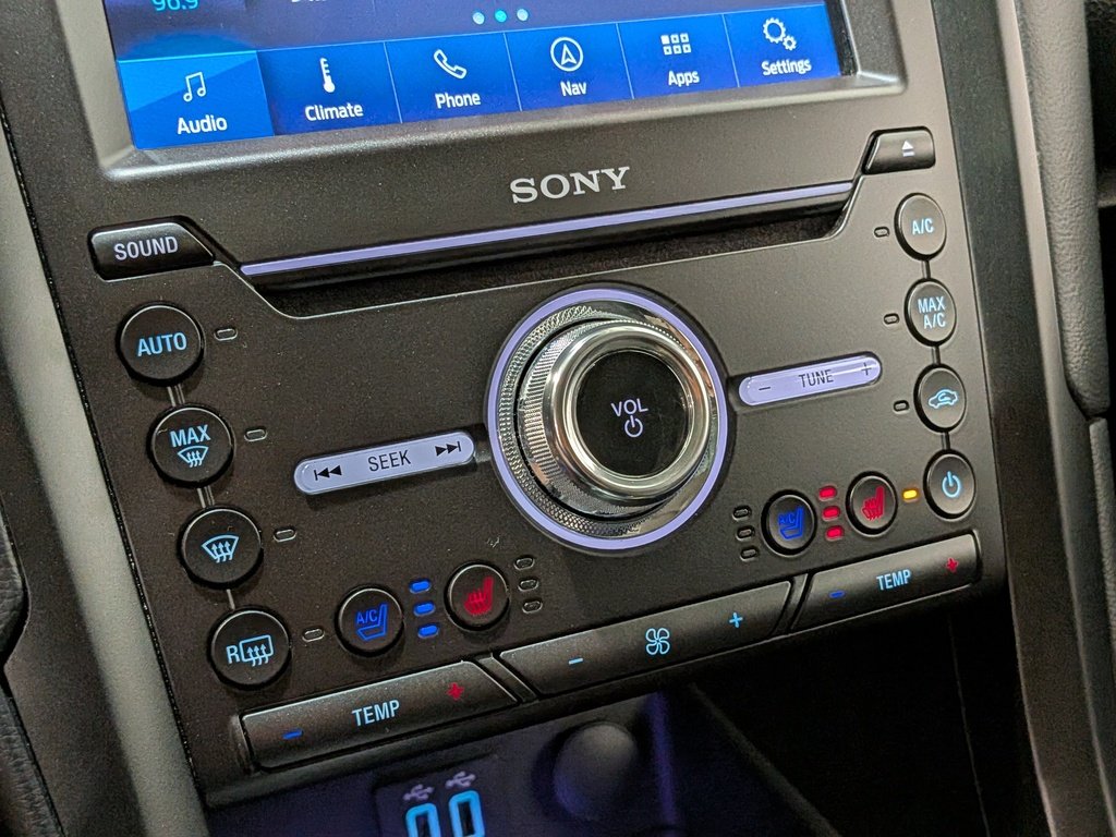 2020 Ford Fusion Energi Titanium FWD Black Val-David - photo #28