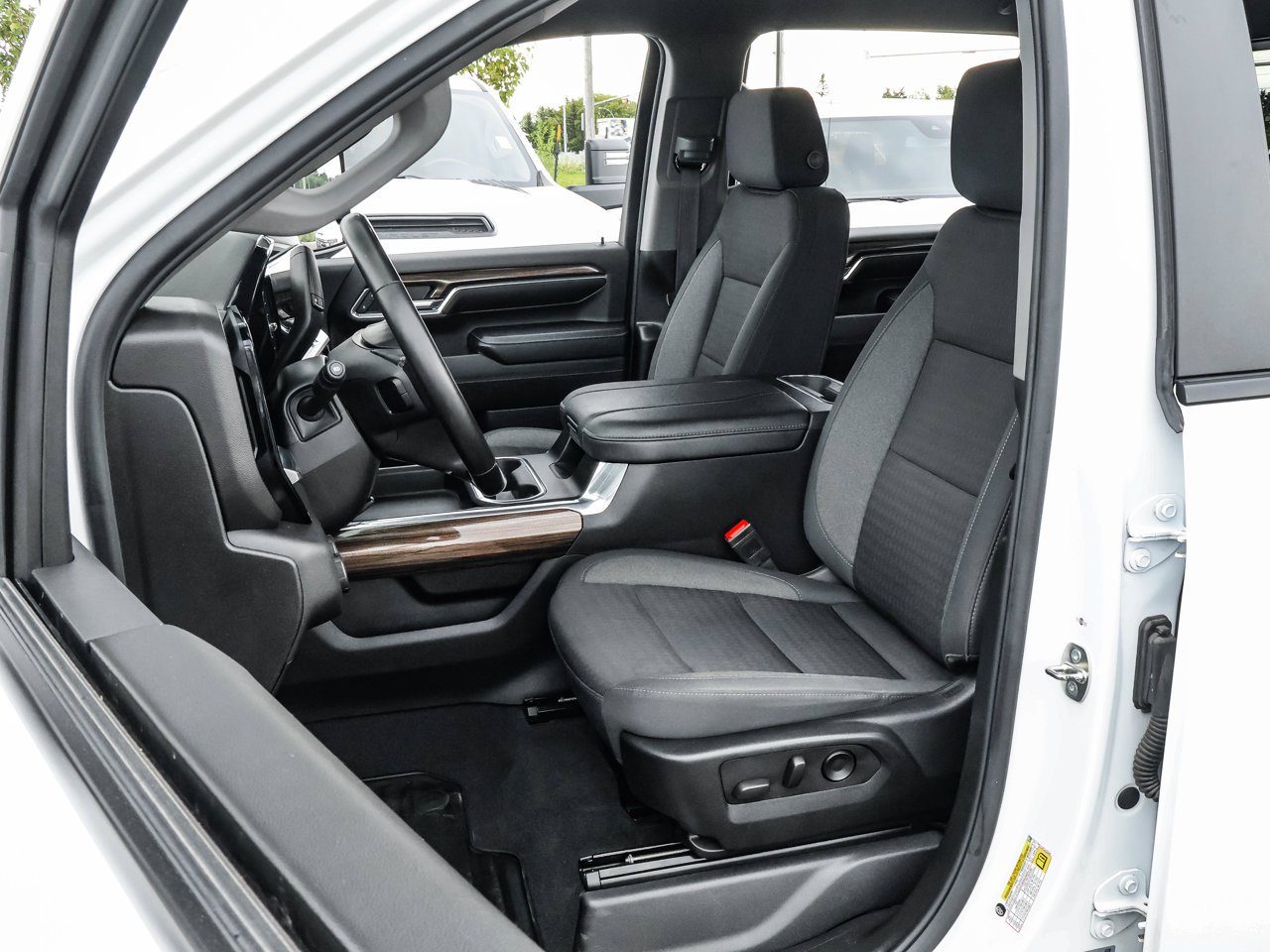 2024 Chevrolet Silverado 2500HD 4WD Crew Cab 159 LT White Sherwood Park - photo #13