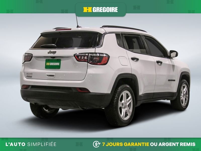 2023 Jeep Compass White Saint-Eustache - photo #8