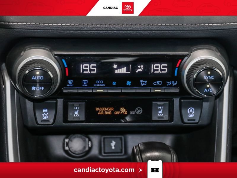 2022 Toyota Rav 4 White Blainville - photo #18