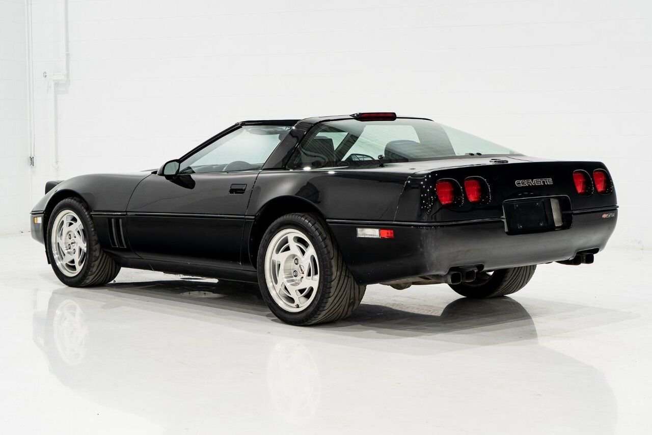 Chevrolet Corvette ZR1 | PRIX EN USD 1990 Noir Montréal - photo #22
