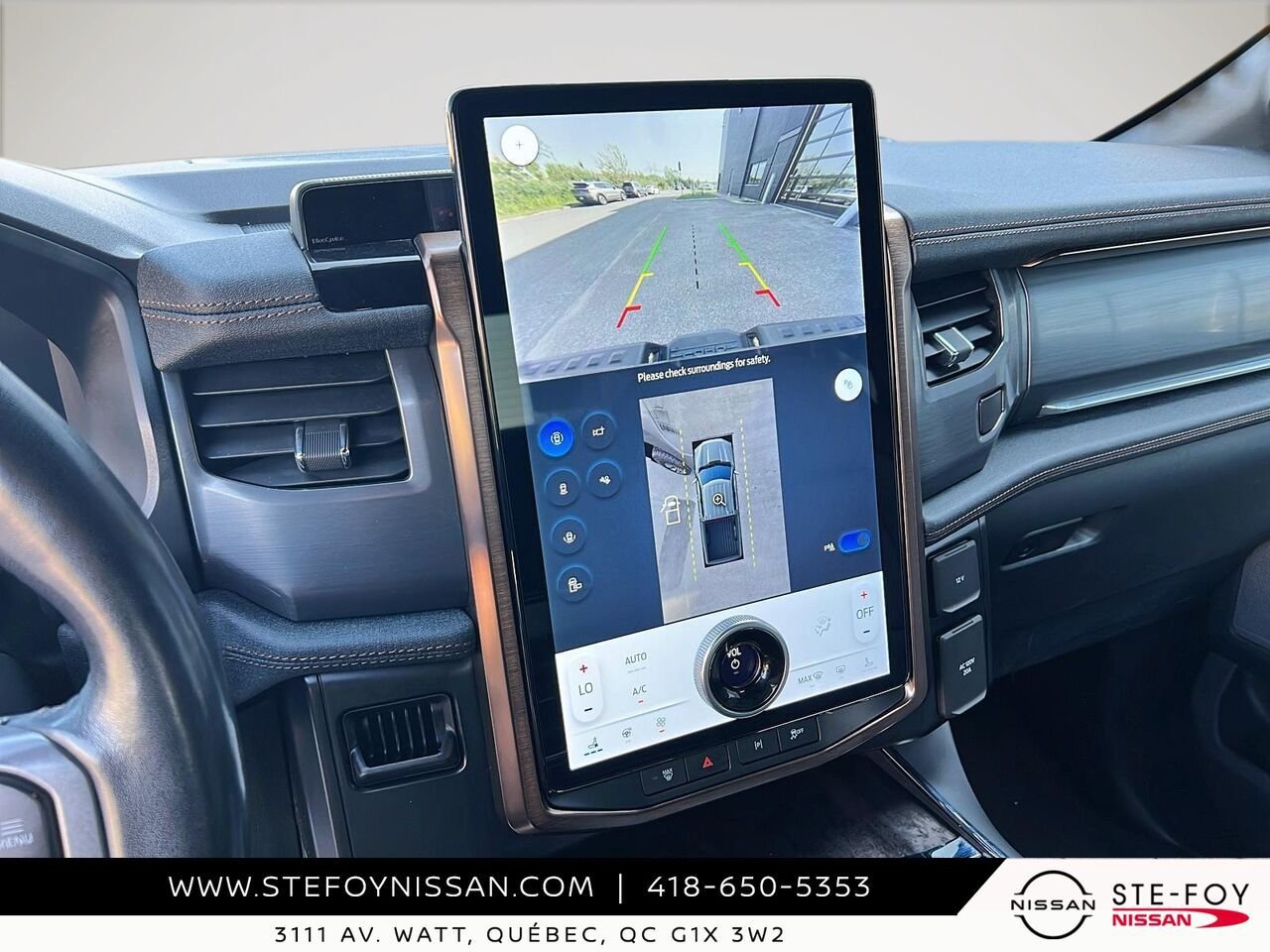 2023 Ford F-150 Lightning LARIAT STANDARD RANGE Grey Ste-Foy - photo #17