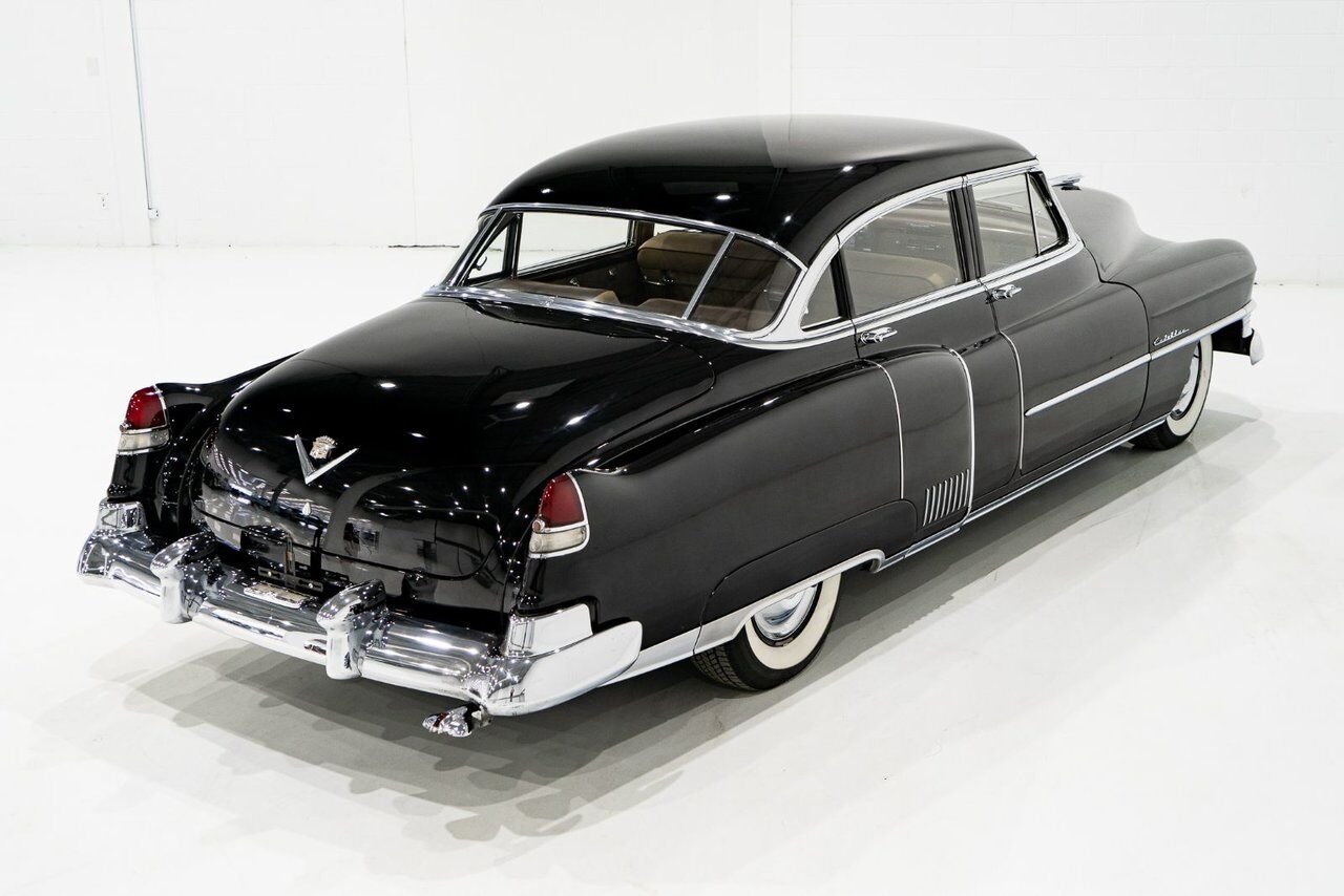 Cadillac Fleetwood Unrestored factory black paint **PRICE IN USD** 1951 Noir Montréal - photo #23