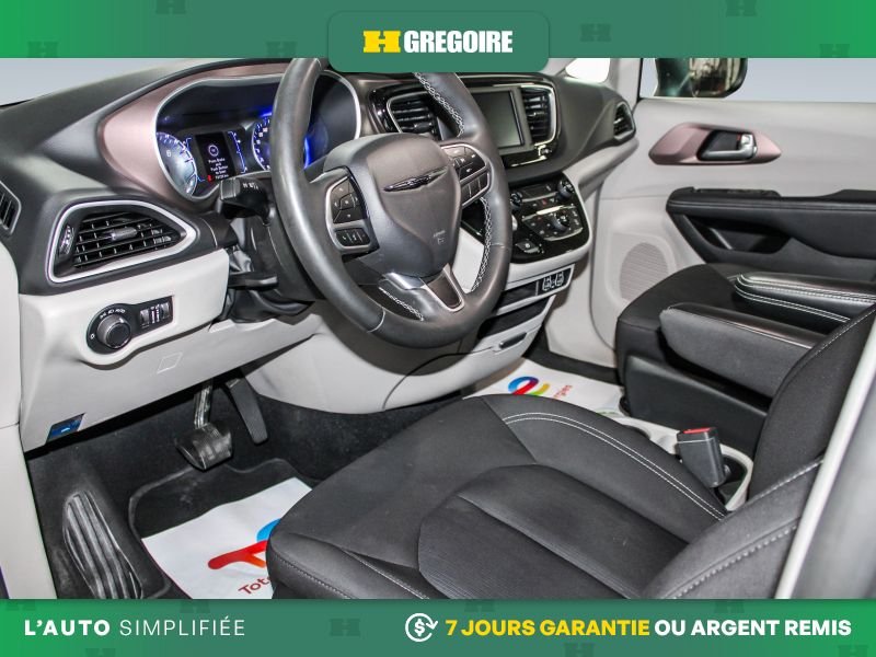 2024 Chrysler Grand Caravan Black Blainville - photo #15