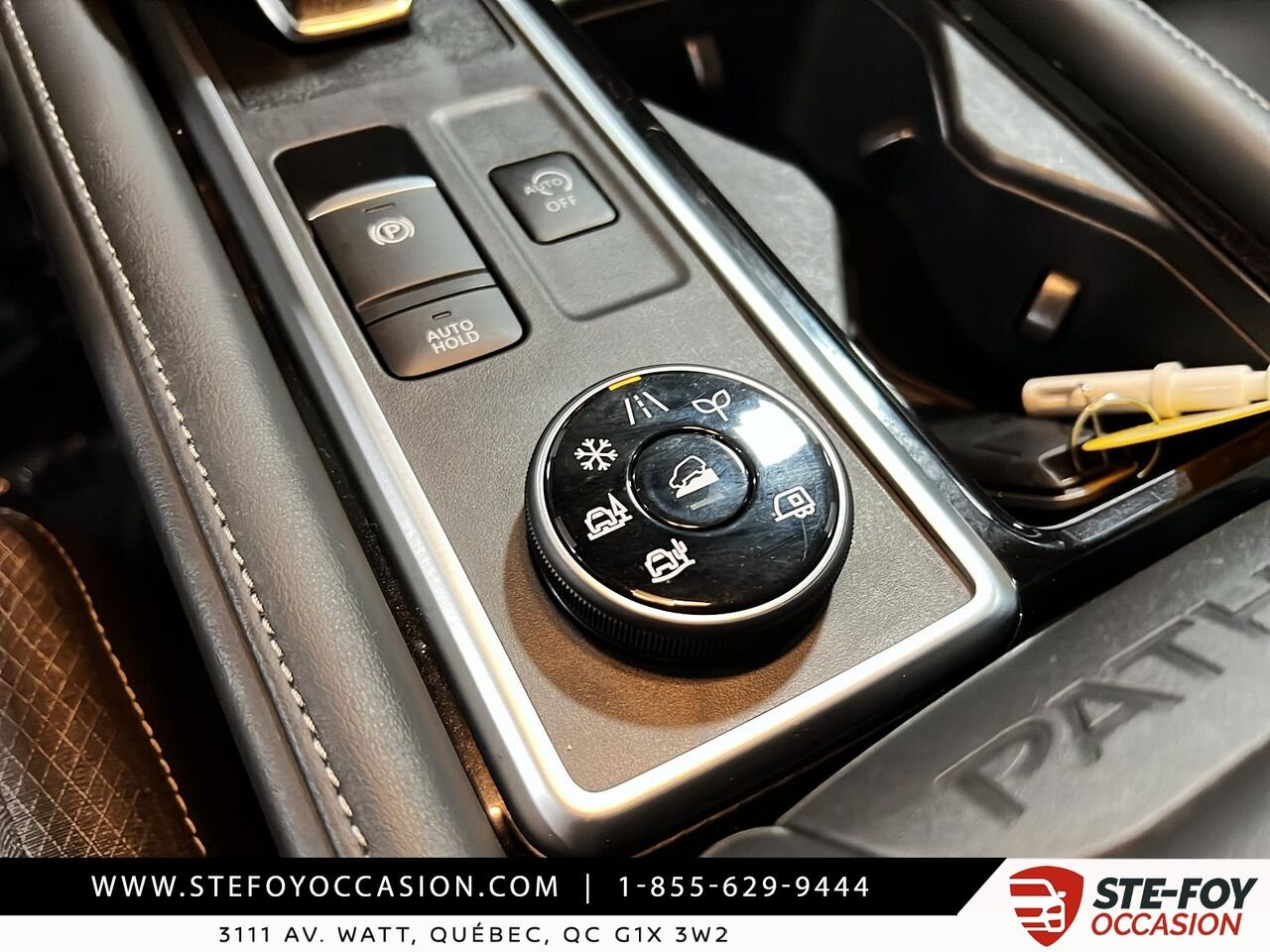2024 Nissan Pathfinder Black Québec - photo #15