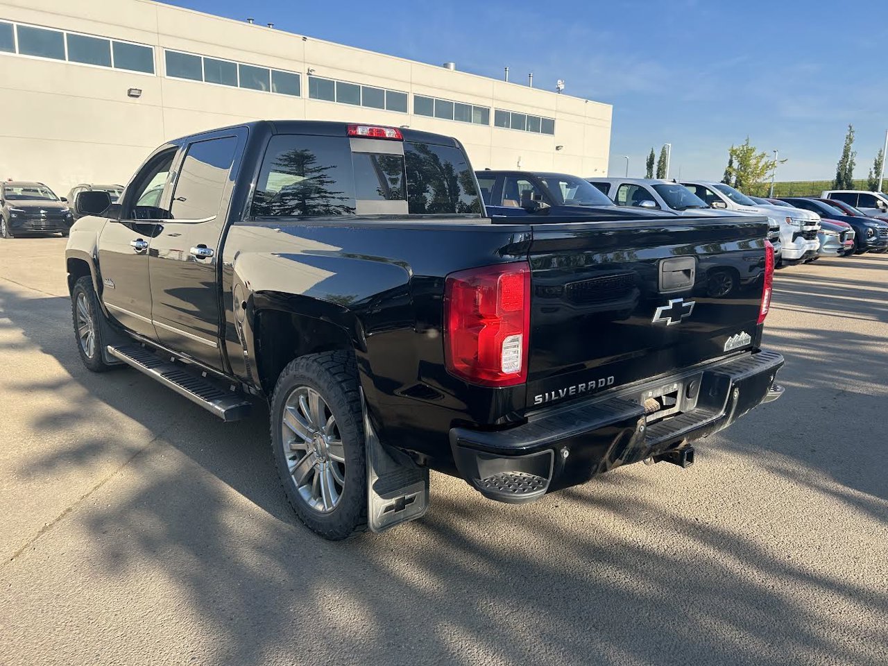 2018 Chevrolet Silverado 1500 4WD Crew Cab 143.5 High Country Black Sherwood Park - photo #3