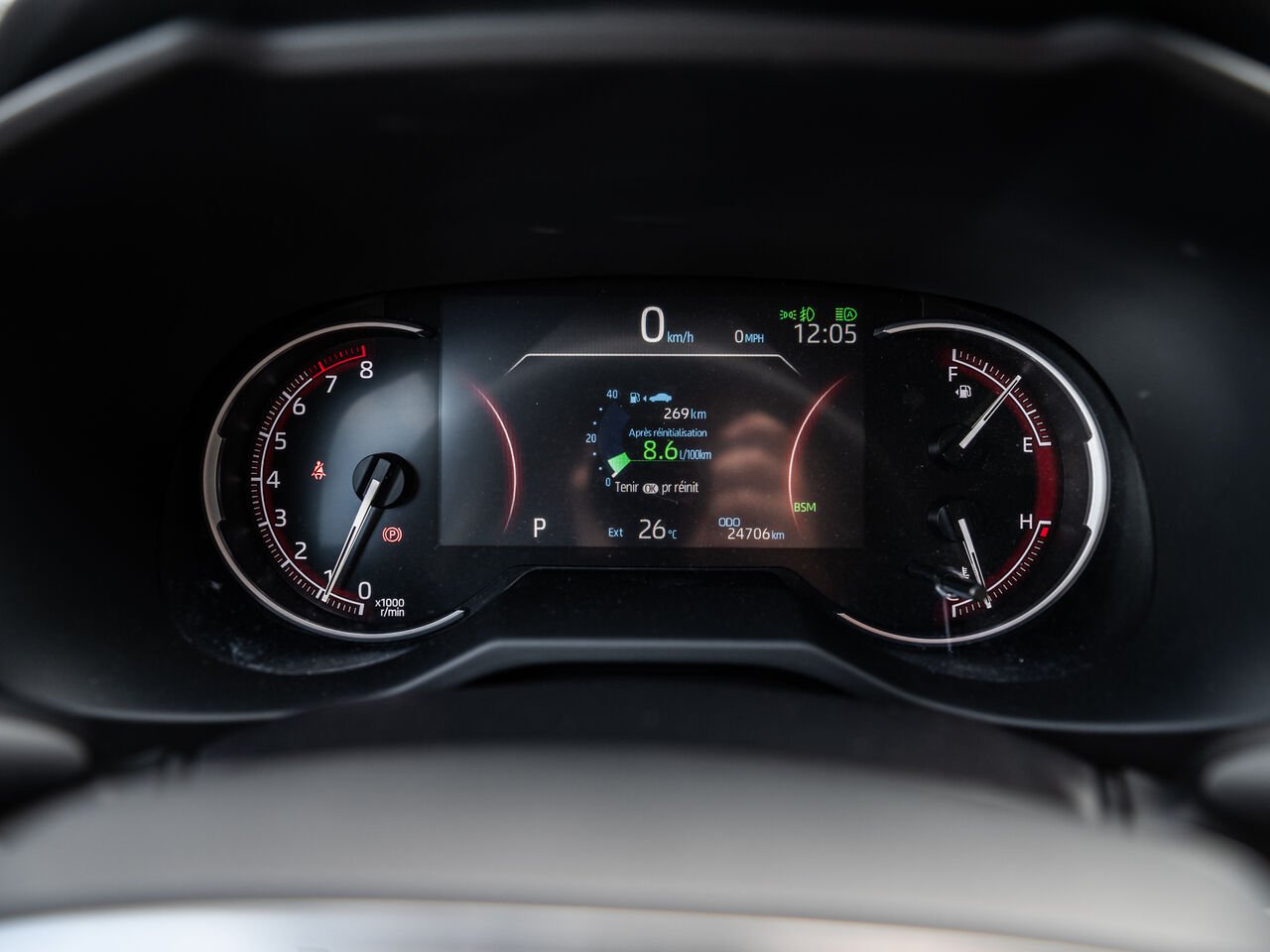 2025 Toyota RAV4 Green Sainte-Julienne - photo #16