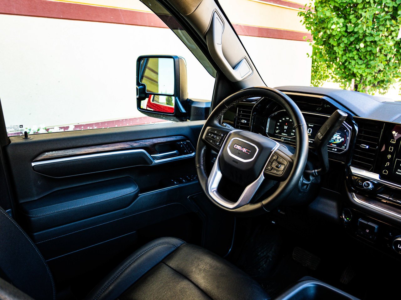 2025 GMC Sierra 3500HD 4WD Crew Cab 159 SLT Red Sherwood Park - photo #30