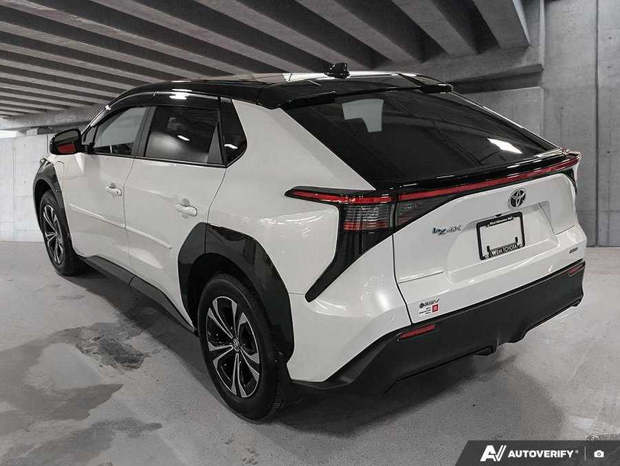 2025 Toyota bZ4X 2025 Wind Chill Pearl with Black Roof