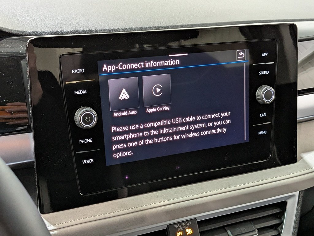 2025 Volkswagen Taos Comfortline 4MOTION Black Val-David - photo #22