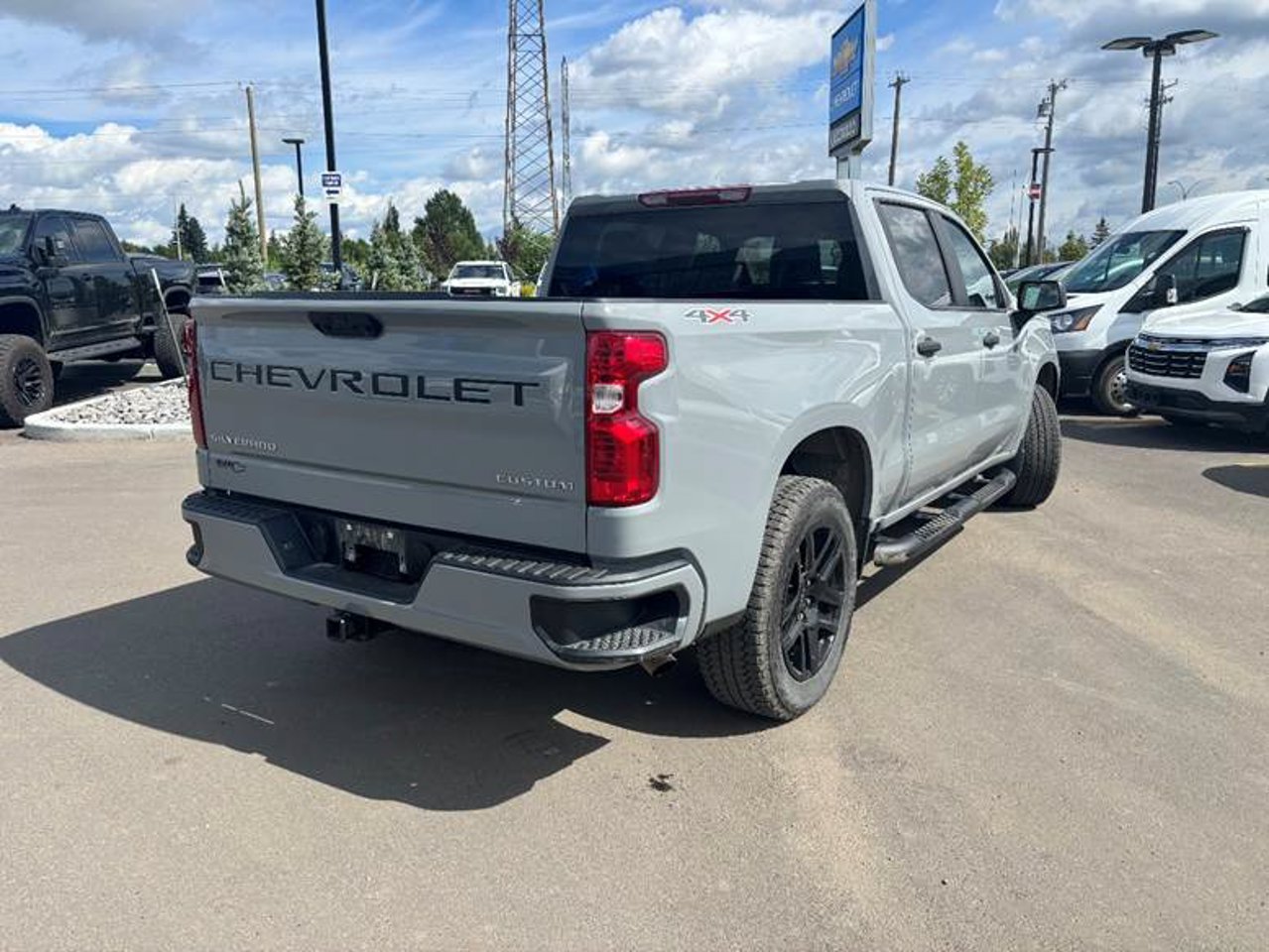 2025 Chevrolet Silverado 1500 4WD Crew Cab 147 Custom Grey Sherwood Park - photo #4