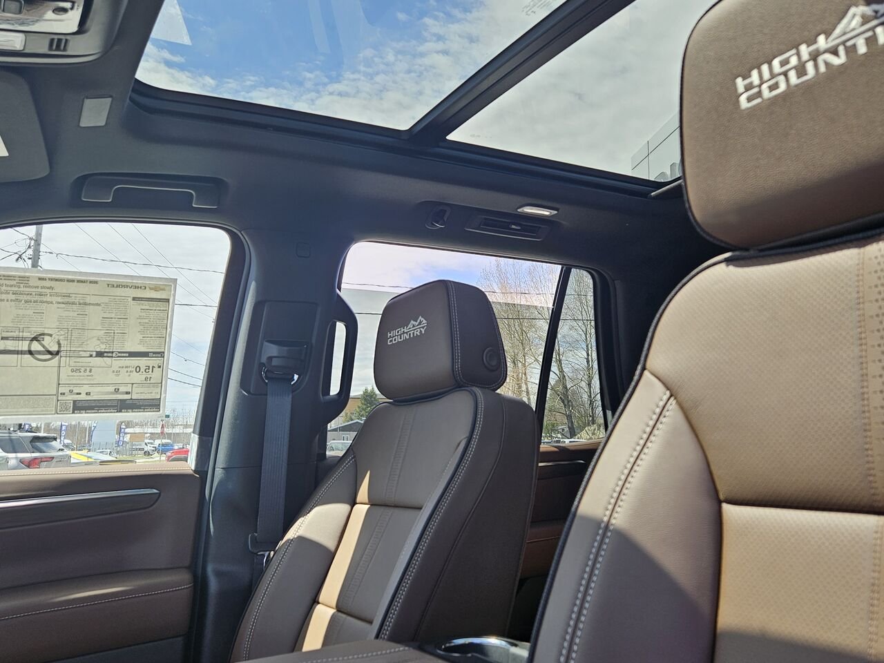 Chevrolet Tahoe High Country 4 portes 4RM 2026 NOIR Thetford Mines - photo #15