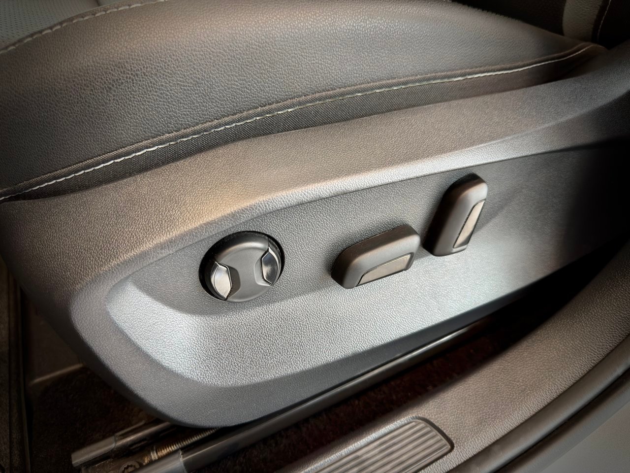 2023 Volkswagen Taos Silver Notre-Dame-des-Prairies - photo #16