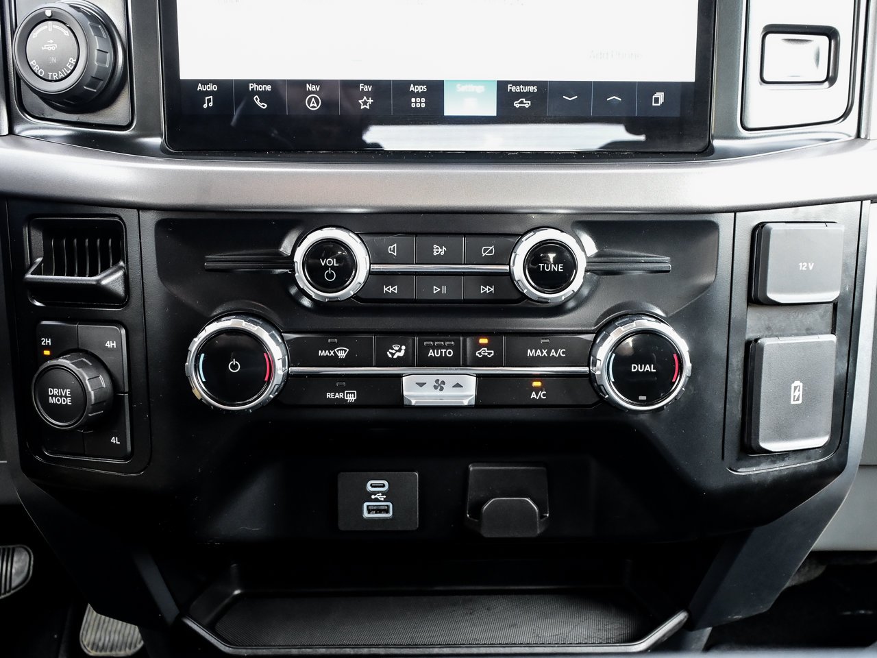 2024 Ford F-150 XLT 4WD SuperCrew 5.5' Box Black Sherwood Park - photo #25