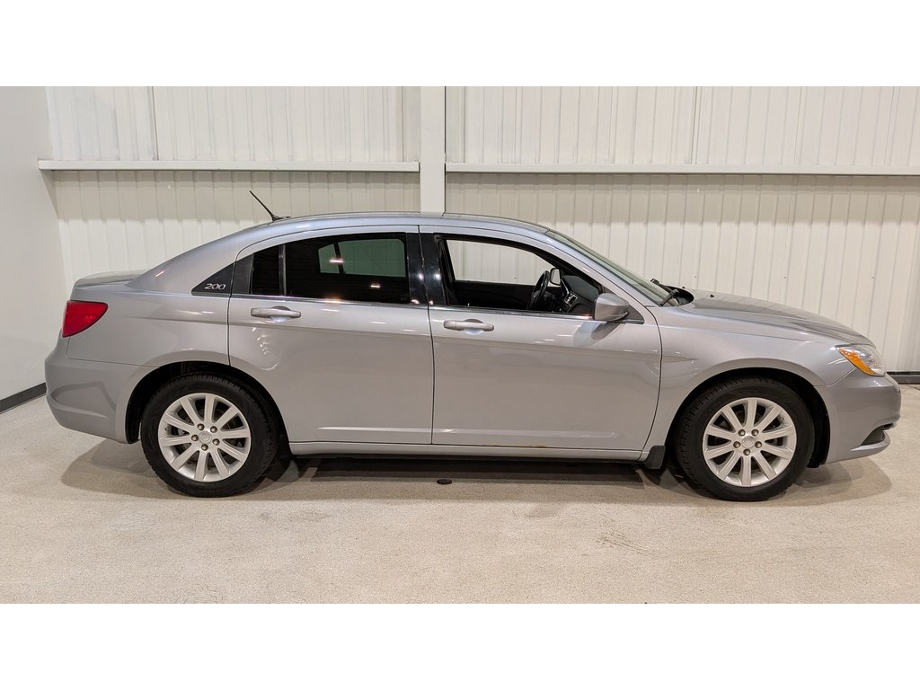 Chrysler 200 4dr Sdn LX 2013 Argent Val-David - photo #6