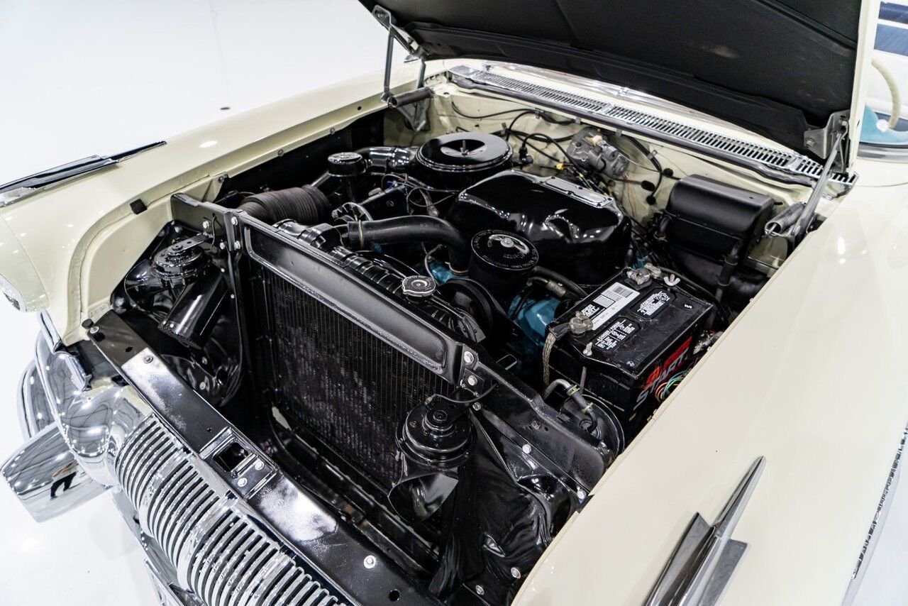 1957 Pontiac Bonneville *PRICE IN USD* Fuel injected 347/315HP 1 of 630 produced White Montreal - photo #16