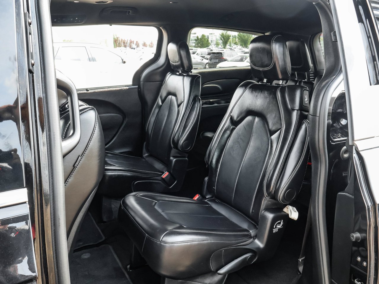 2025 Chrysler Grand Caravan SXT 2WD Black Sherwood Park - photo #15