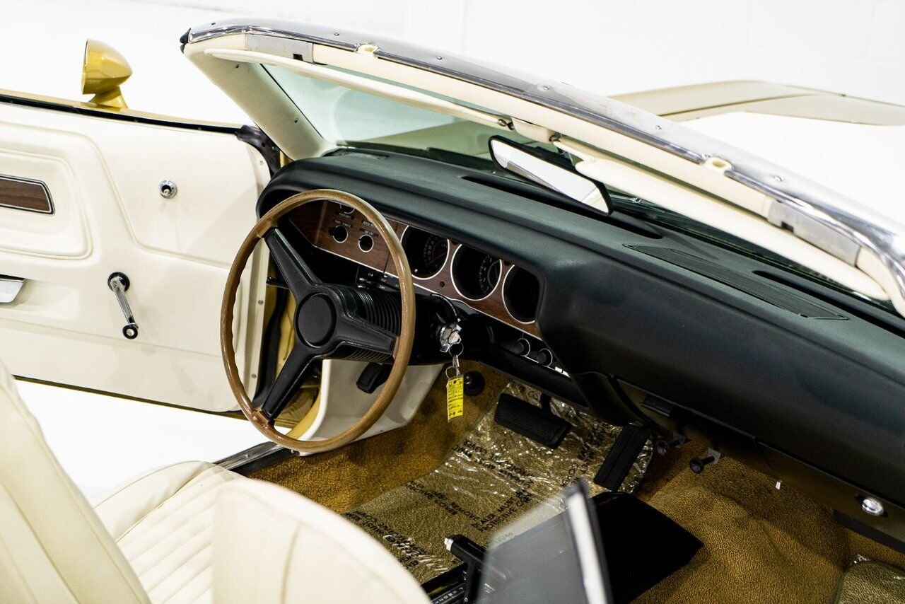 Dodge Challenger *PRIX EN USD* Convertible Fully restored to desirable specifications 1971 Or Montréal - photo #12