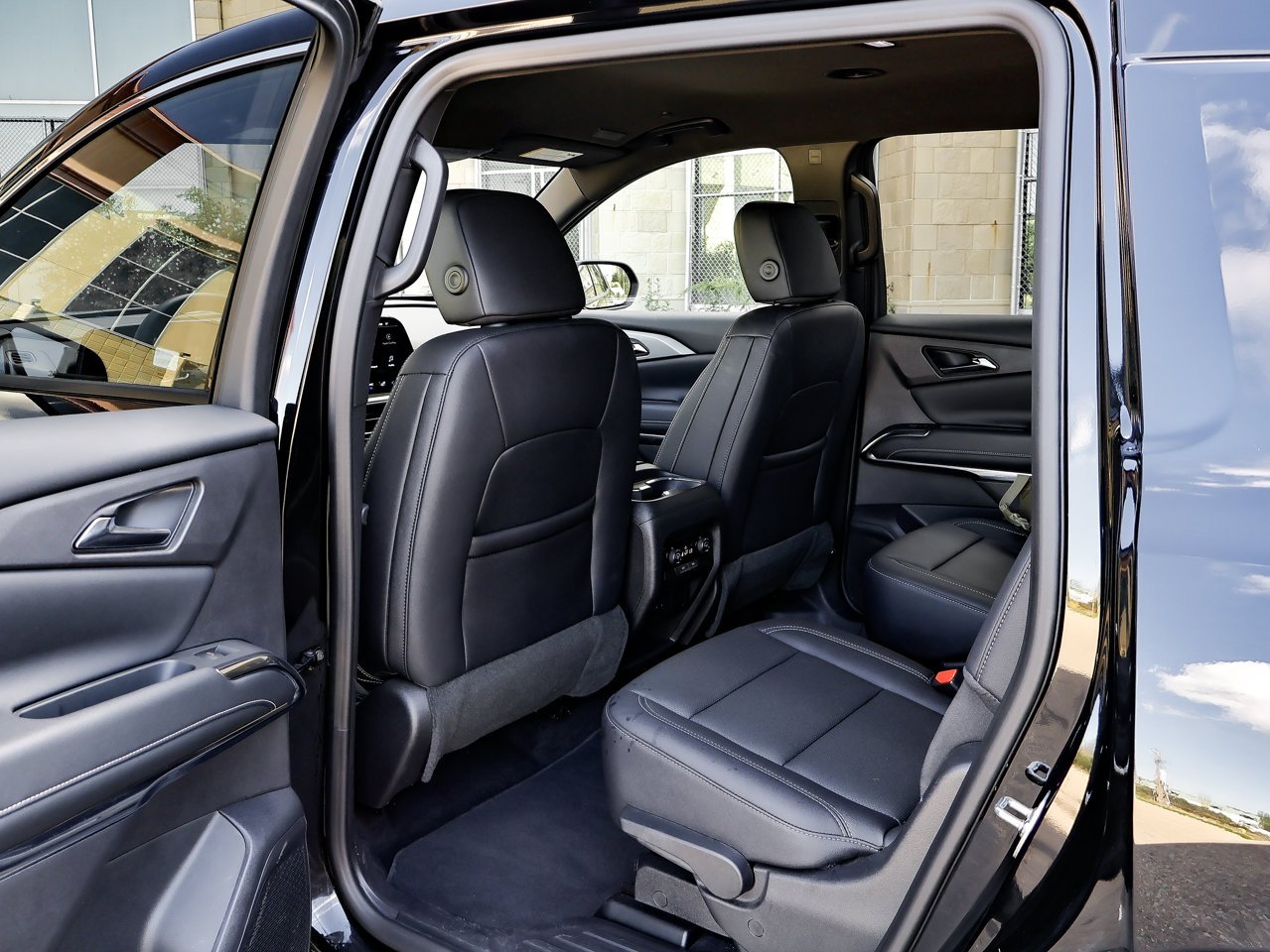 2026 Chevrolet Traverse AWD 4dr LT Black Sherwood Park - photo #26