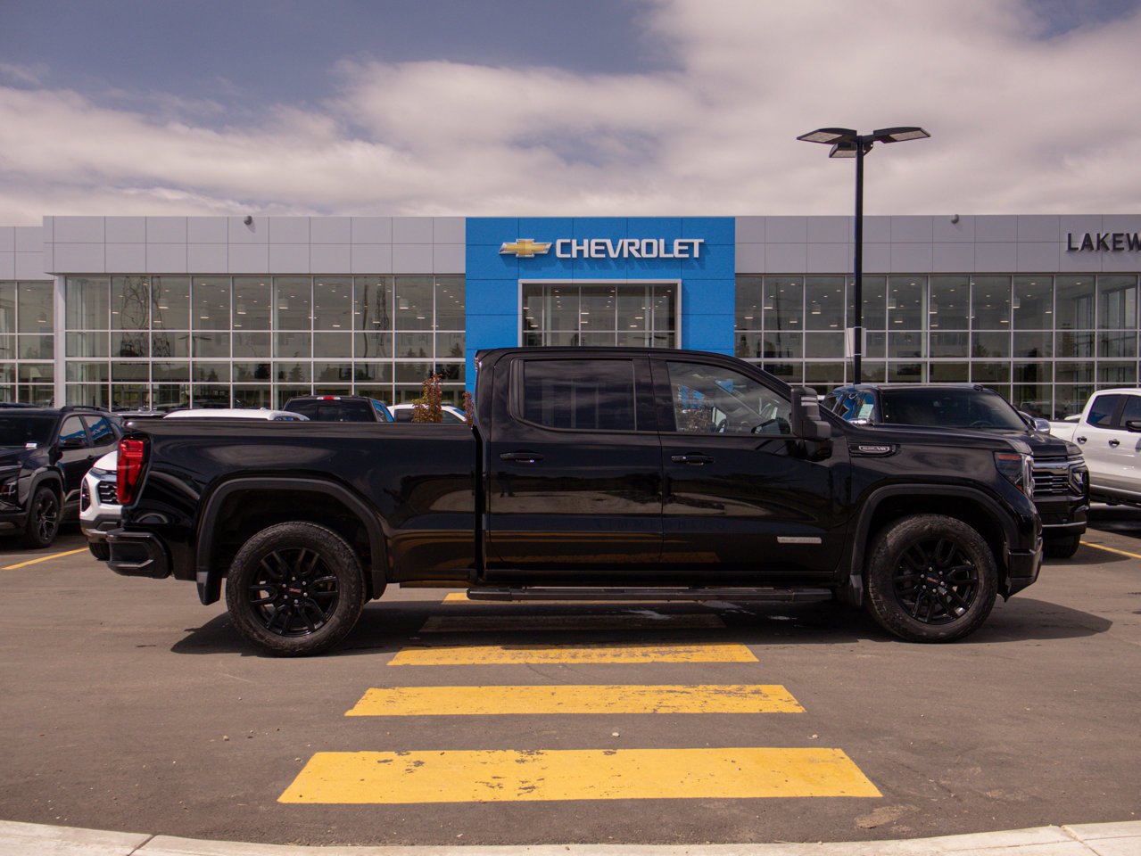 2022 GMC Sierra 1500 4WD Crew Cab 147 Elevation Black Sherwood Park - photo #12