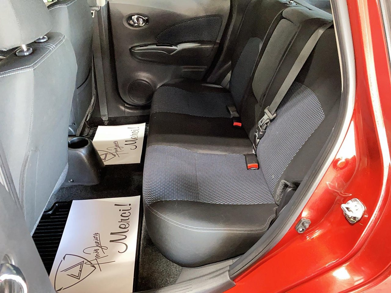 Nissan Versa Note NIV 3N1CE2CP7JL362949 2018 Rouge Chicoutimi - photo #7