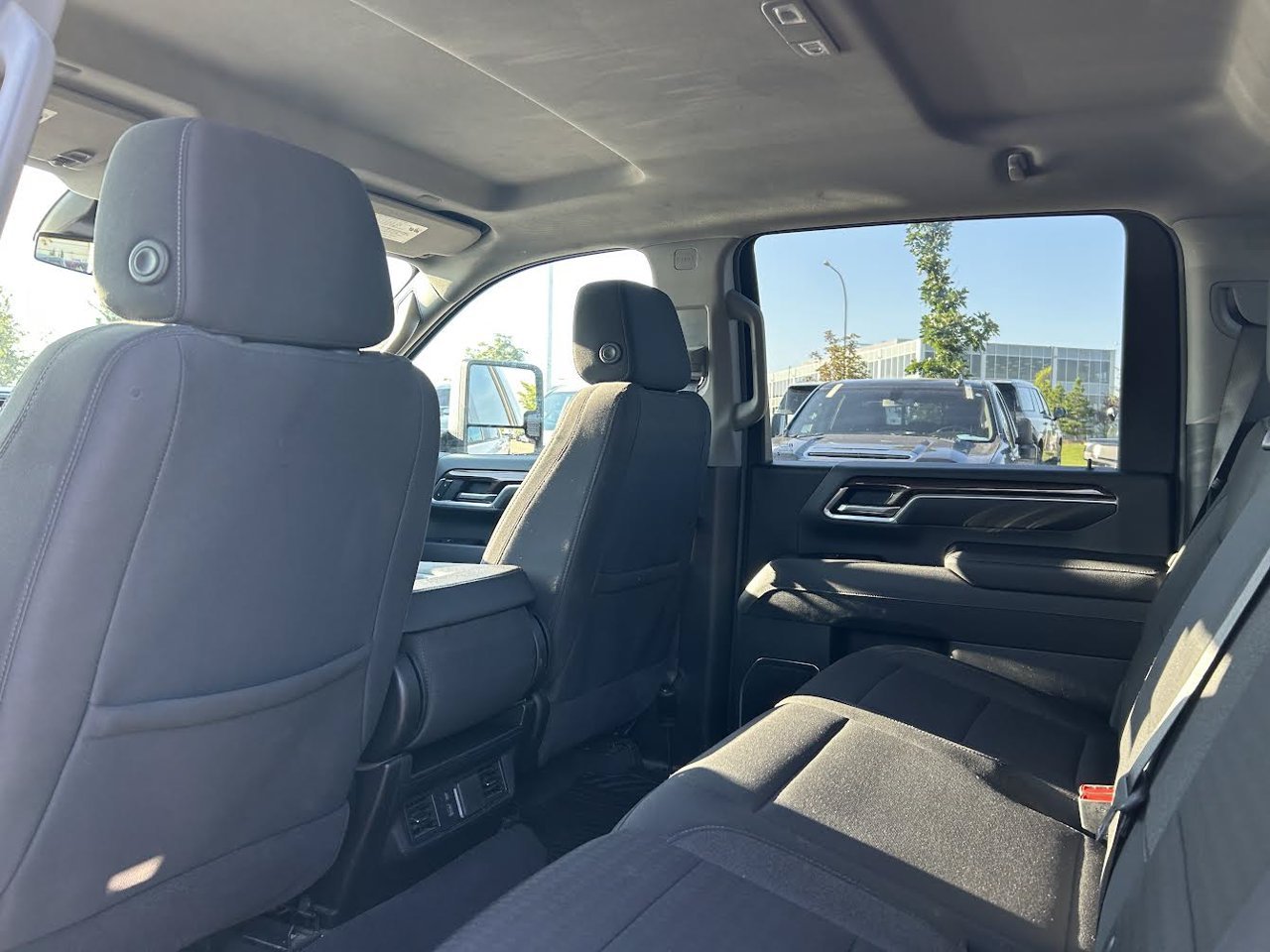 2025 Chevrolet Silverado 2500HD 4WD Crew Cab 159 LT White Sherwood Park - photo #5