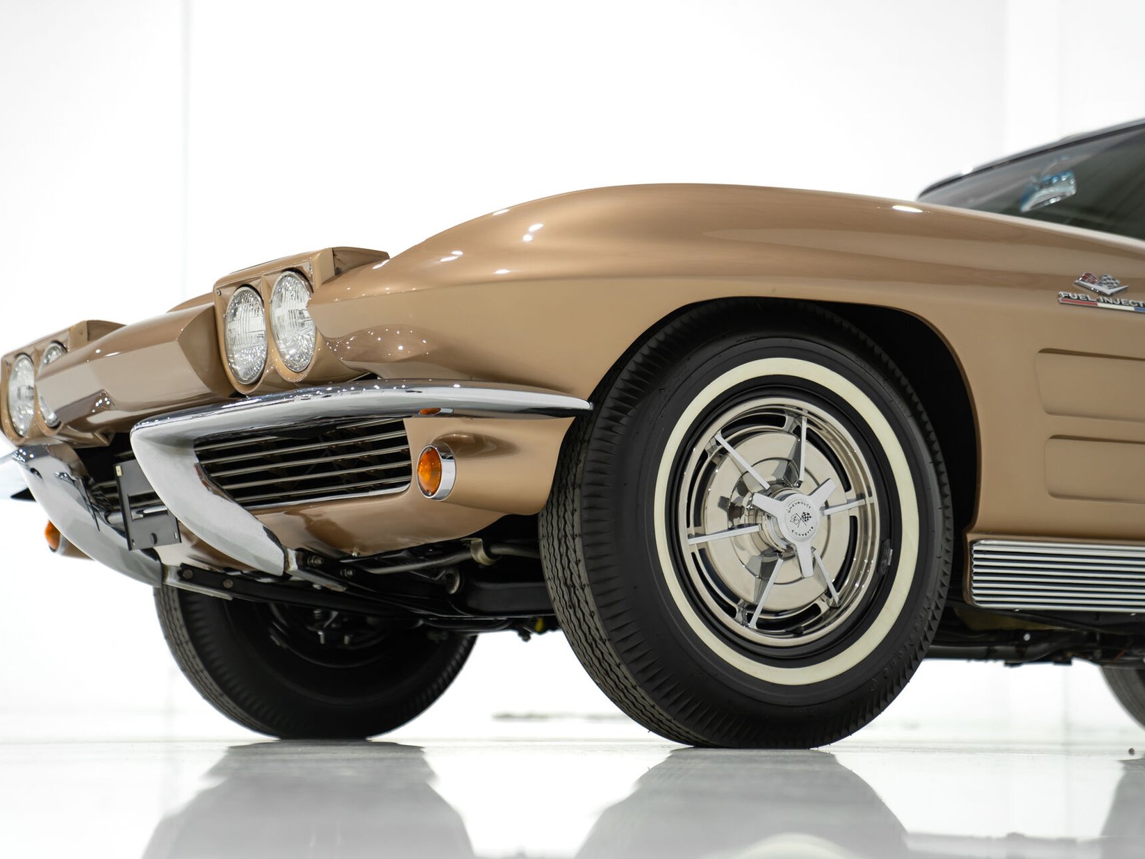 Chevrolet Corvette Fuel Injection Moteur Matching 327 à injection développant 360 chevaux | PRICE IN USD 1963 Beige Montréal - photo #84