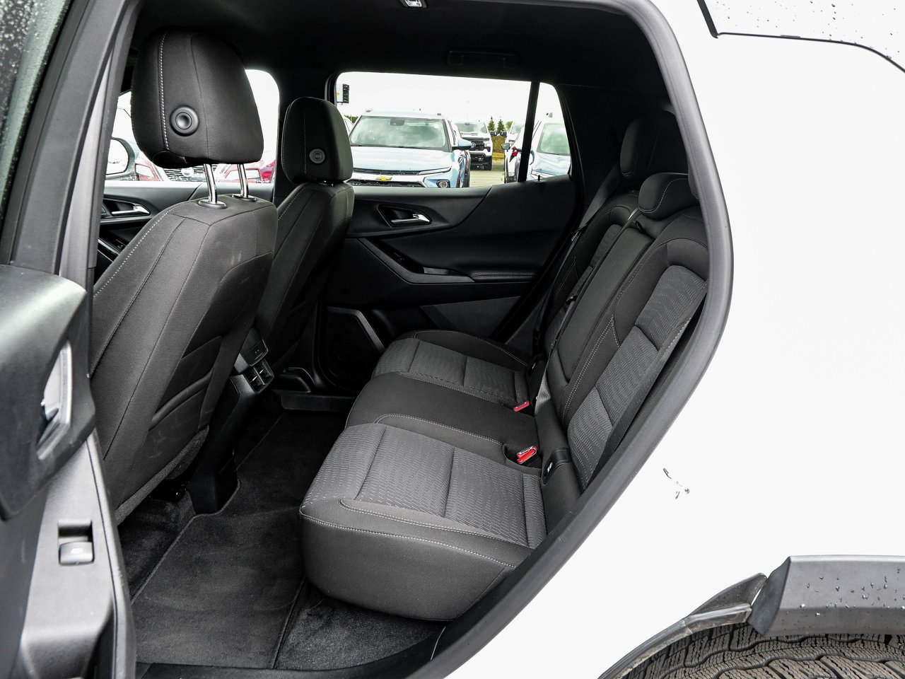 2026 Chevrolet Equinox AWD 4dr LT w/2LT White Sherwood Park - photo #30