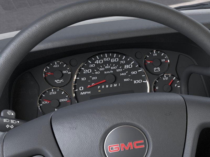 2024 GMC Savana Cargo Van Onyx Black Saint-Eustache - photo #17