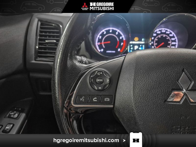 2020 Mitsubishi RVR Black Saint-Eustache - photo #18