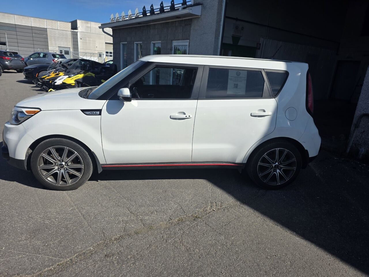 2018 Kia Soul White  - photo #2