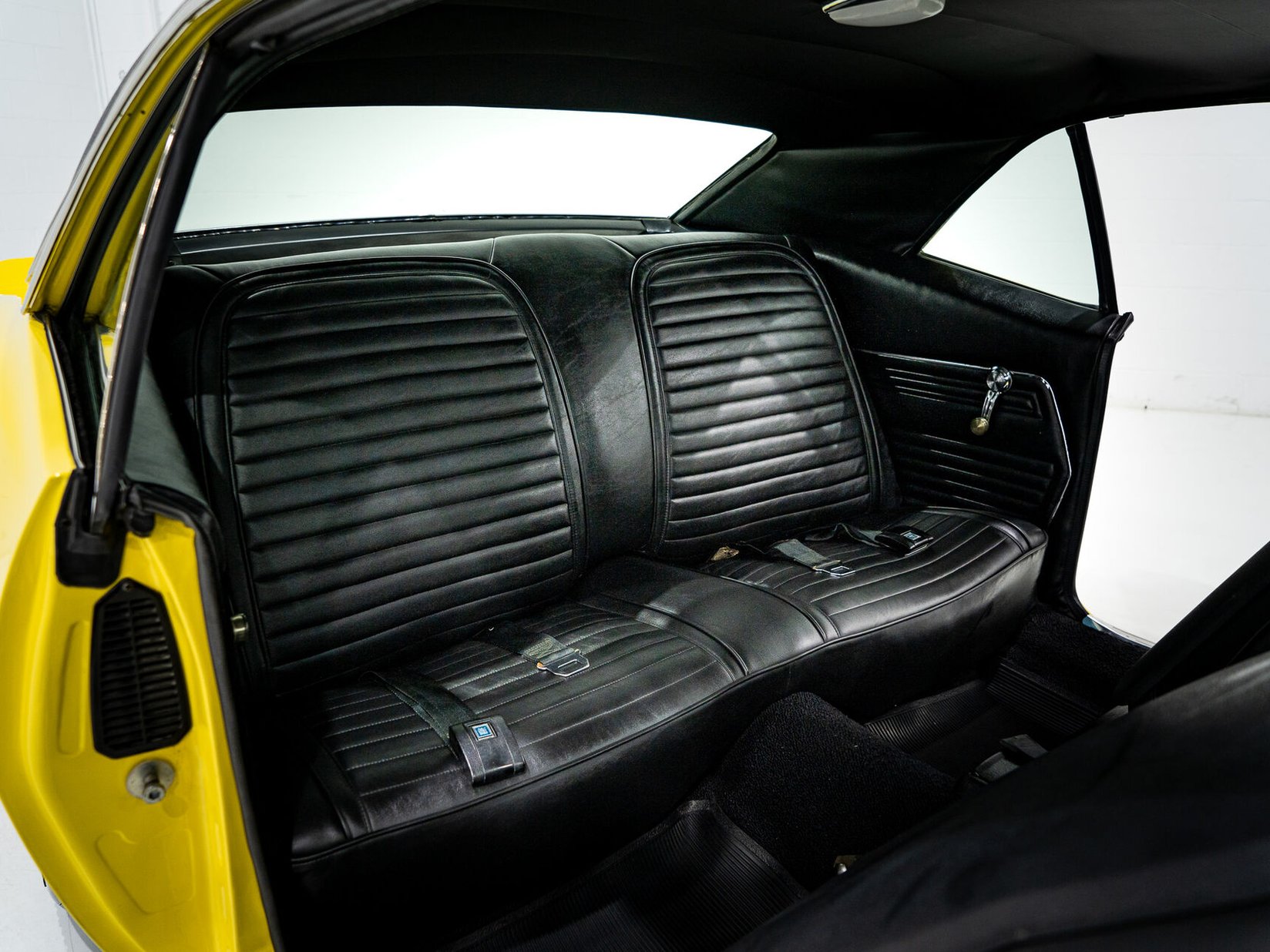 1969 Chevrolet Camaro SS **PRIX EN USD** With factory A/C Yellow Montreal - photo #52