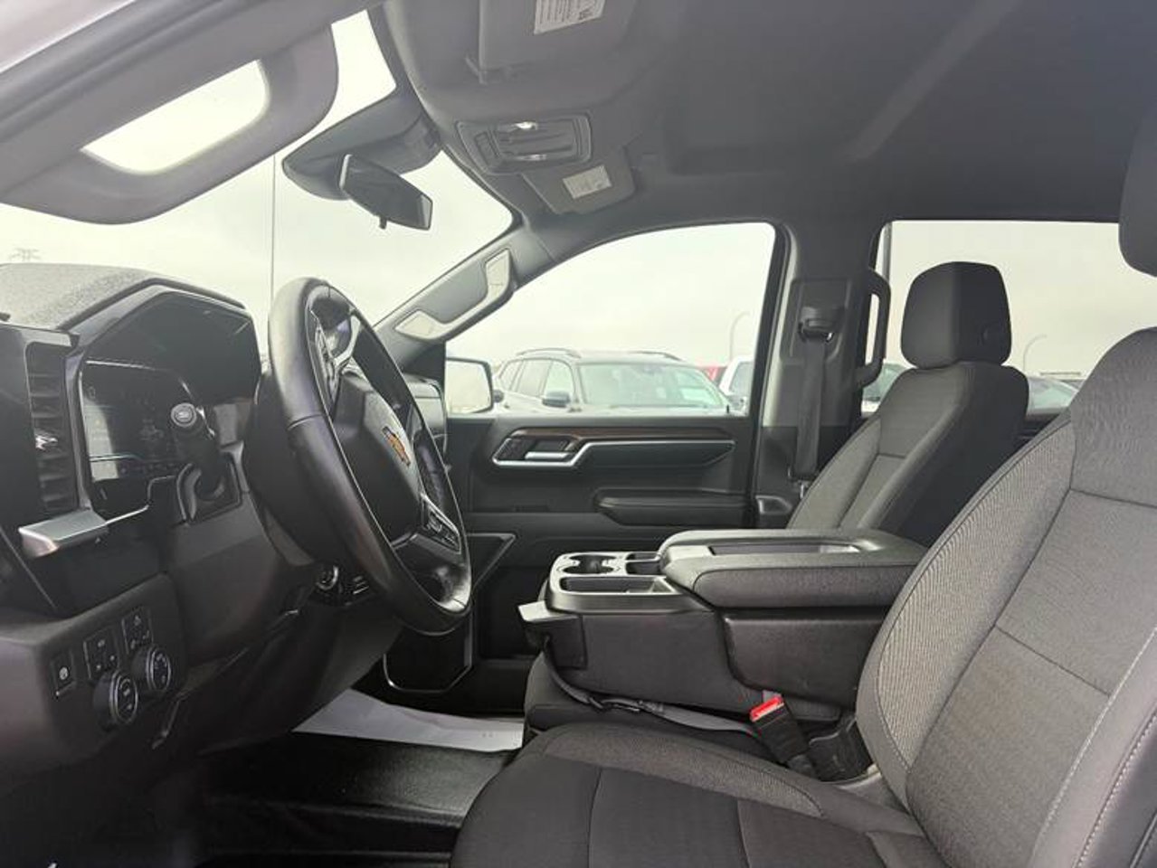 2024 Chevrolet Silverado 1500 4WD Crew Cab 147 LT White Sherwood Park - photo #5
