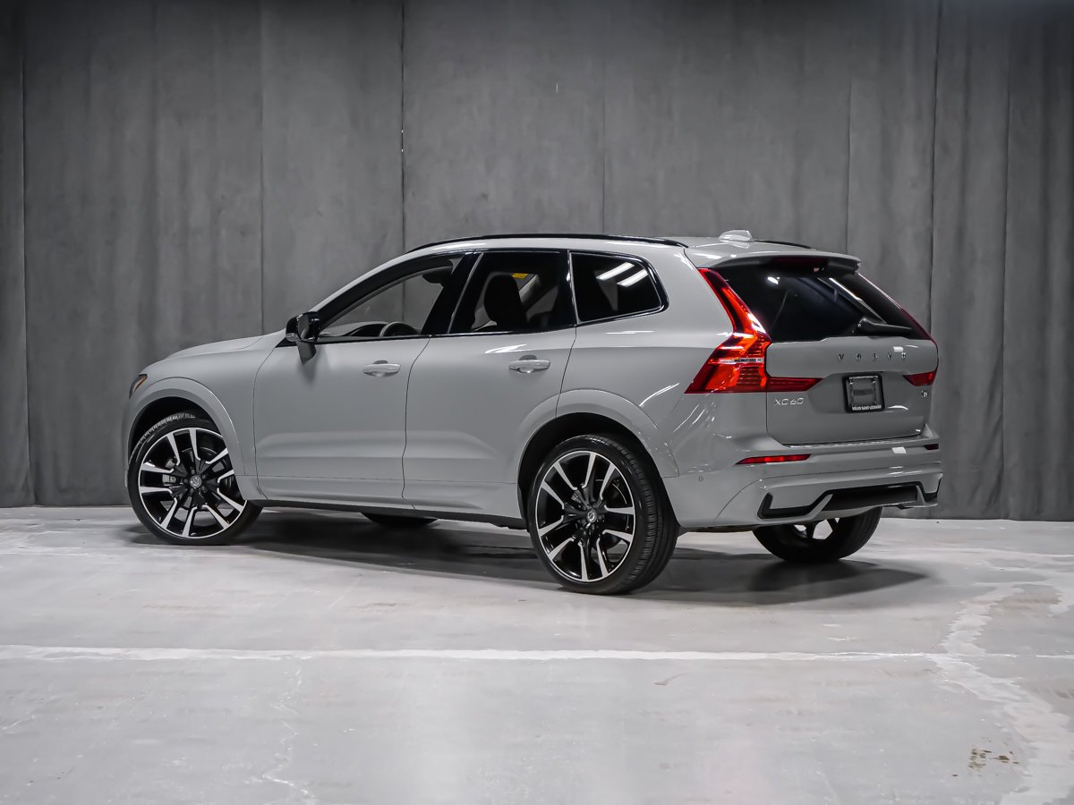 Volvo XC60 Ultimate Dark Theme 2024 Montréal - photo #3