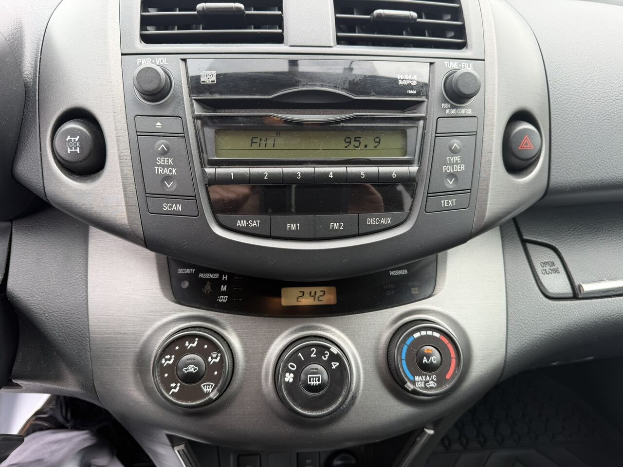 Toyota RAV4 SPORT **IMPECCABLE** 2010 Gris Laval - photo #18